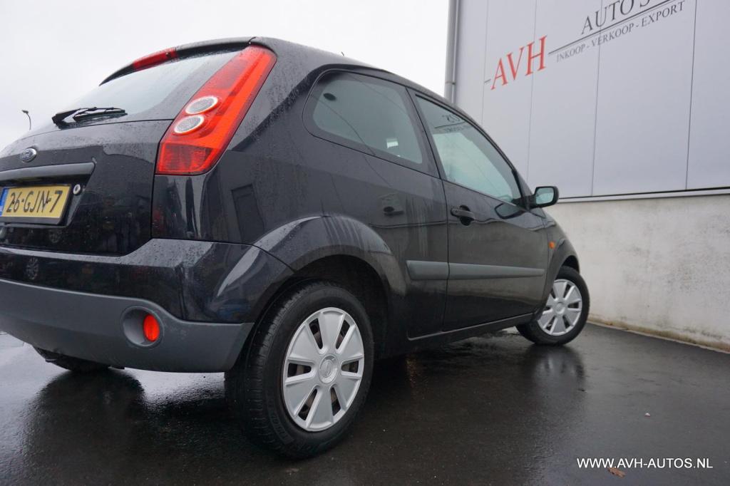 Ford Fiesta 1.3-8v cool & sound