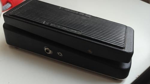 Dunlop Crybaby gcb95 (reparatie vereist)