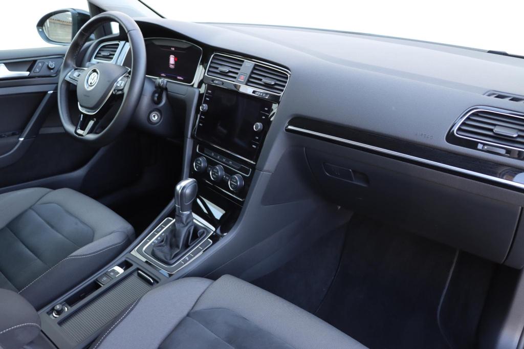 Volkswagen Golf 1.5 tsi highline 130pk dsg7