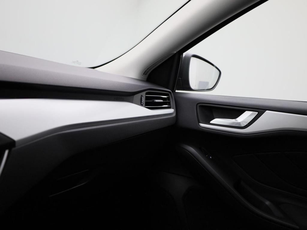 Ford Focus wagon 1.0 ecoboost hybrid trend edition business | lmv | camera 