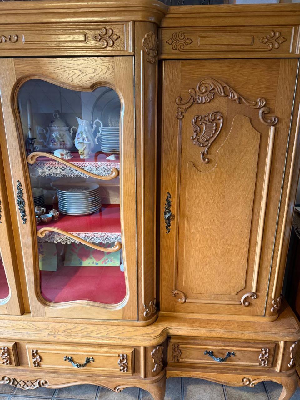 Klassiek massief eiken wandkast