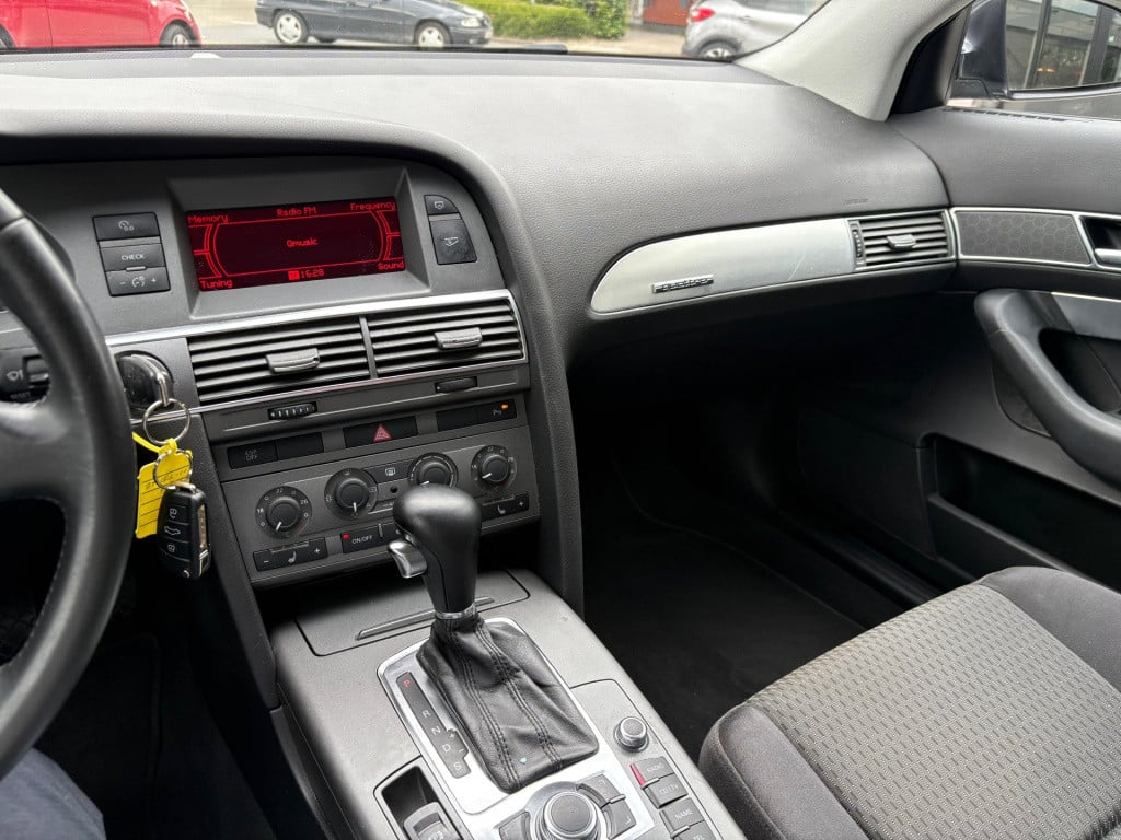 Audi A6 limousine 2.4