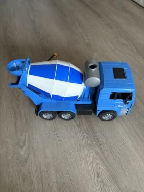 Bruder betonwagen.