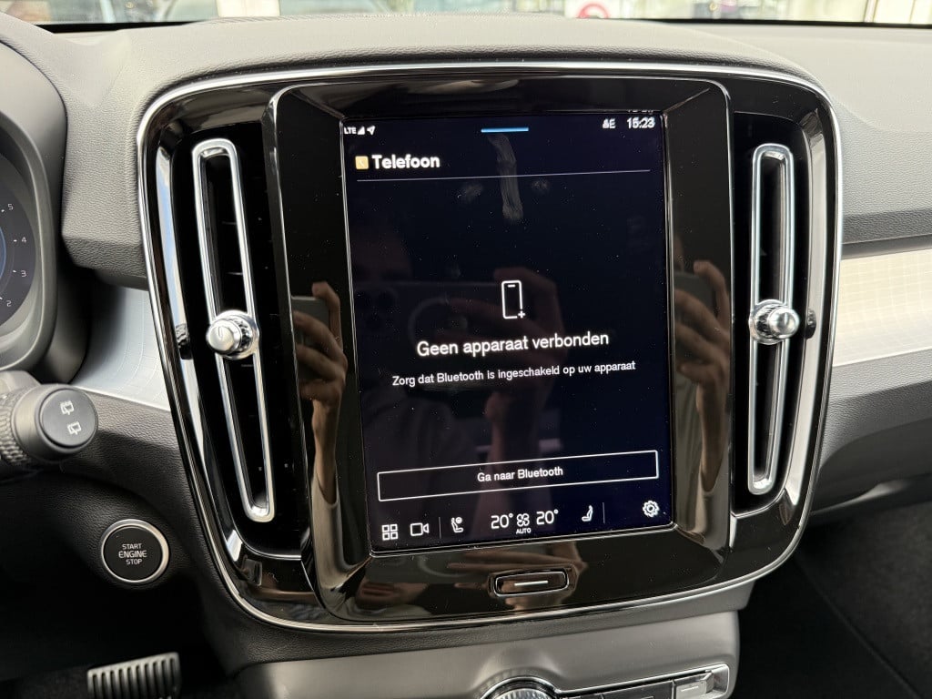 Volvo XC40 b4 197pk plus dark |adap.cruise| trekhaak | camera| elektrische