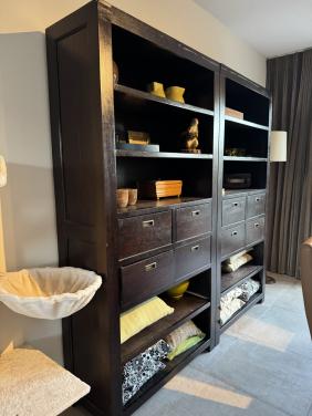 Meubels, kasten, eettafel, tv-meubel, sitetable