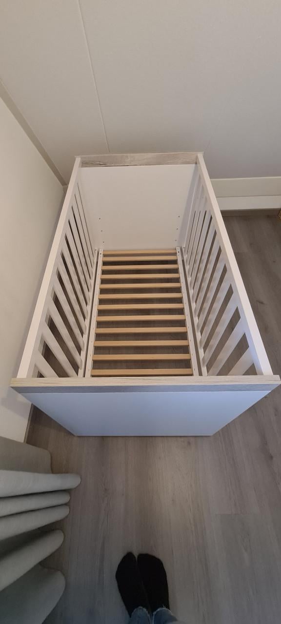 Ledikantje en commodekast