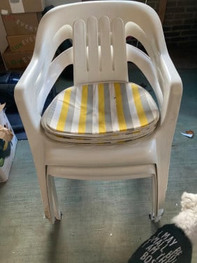 Witte tuinstoelen