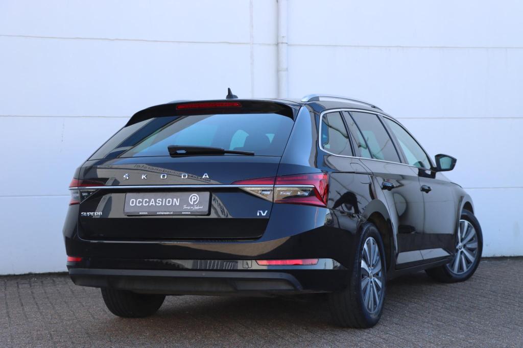 Skoda Superb combi 1.4 ehybrid style 218pk dsg6 | soh 93,1% | memory | stoe