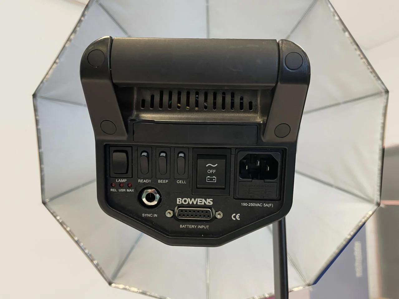 2 Bowens flits installaties