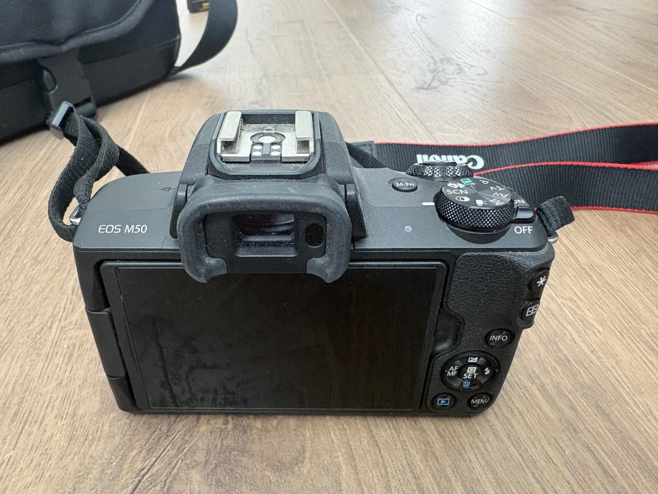 Canon EOS M50