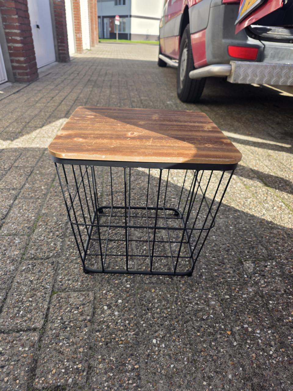 Bijzet tafeltje