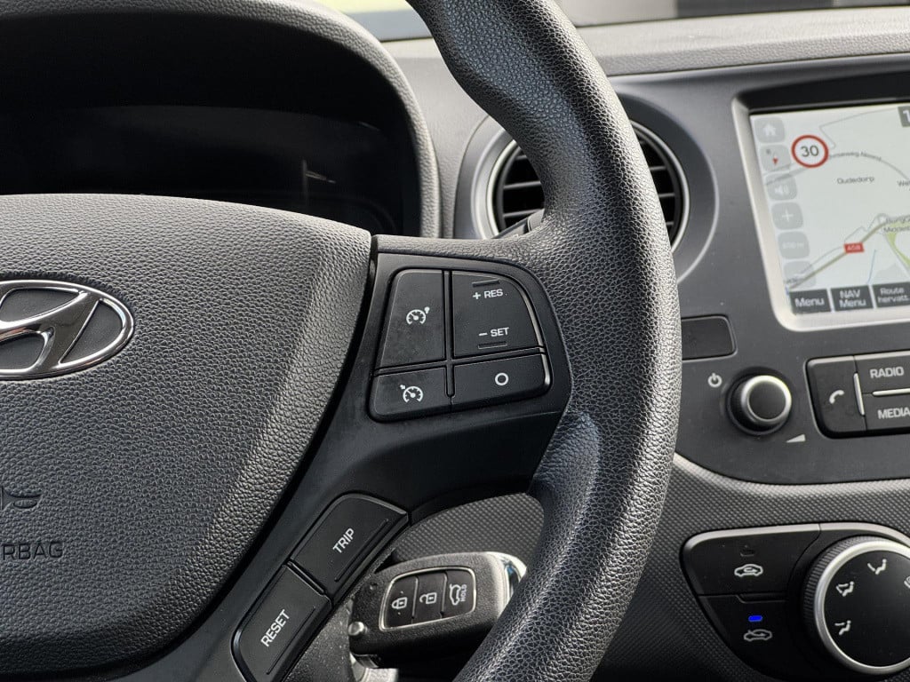 Hyundai I 10 1.0i comfort navigation pack | apple carplay/android auto | cr