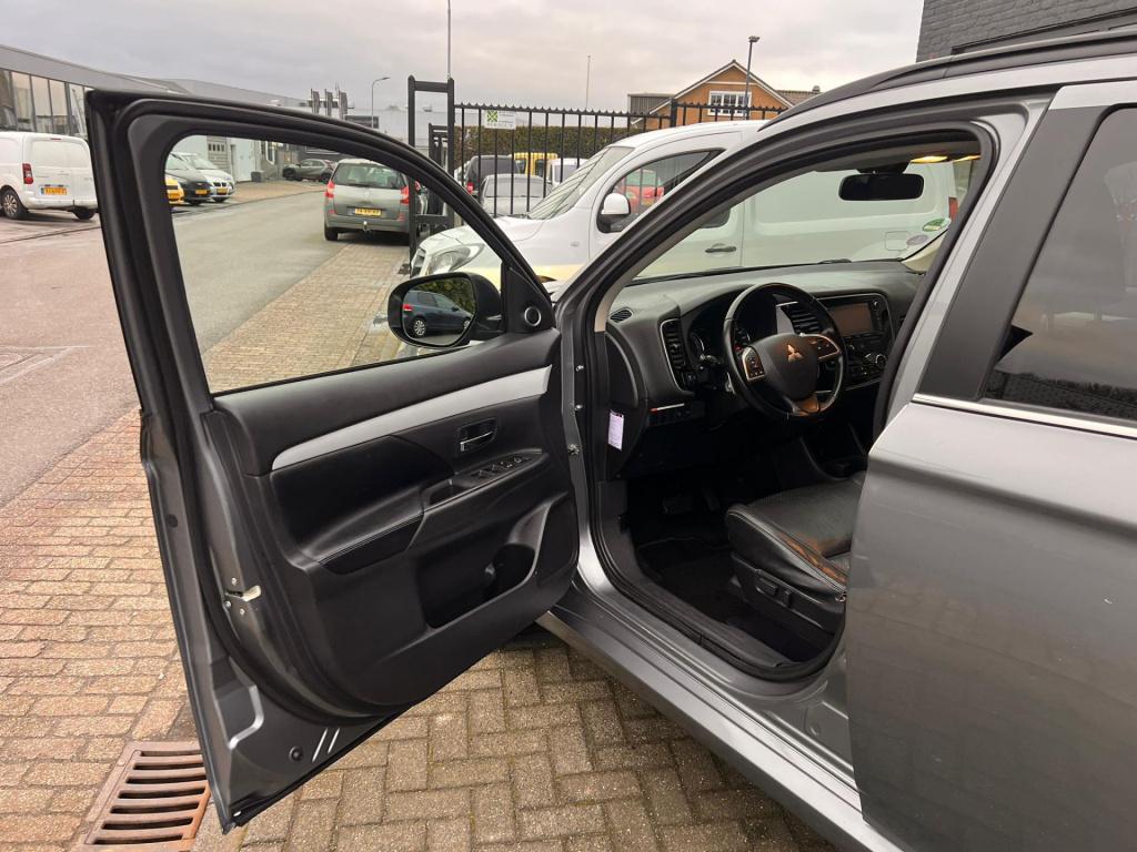 Mitsubishi Outlander 2.0 phev instyle