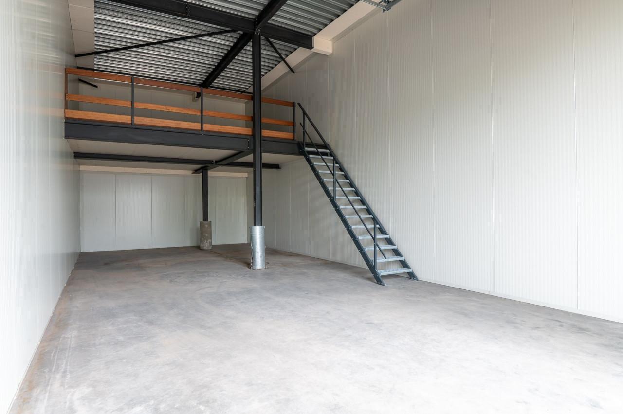 Bedrijfsunit (86 m² + 37 m²) met ruim buitenterrein – Middelburg