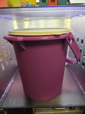 Tupperware Reuze Emmer, ook bekend als een wasemmer. 8.5 ltr