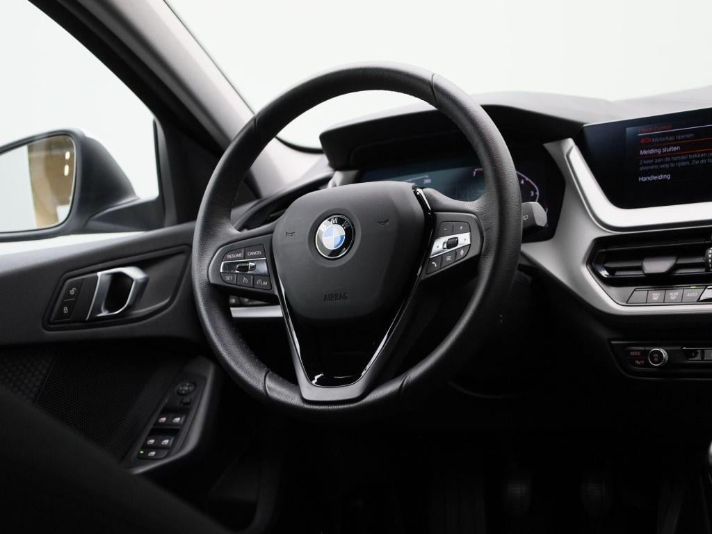 BMW 1 Serie 118i executive | navigatie | climate control | parkeer sensoren