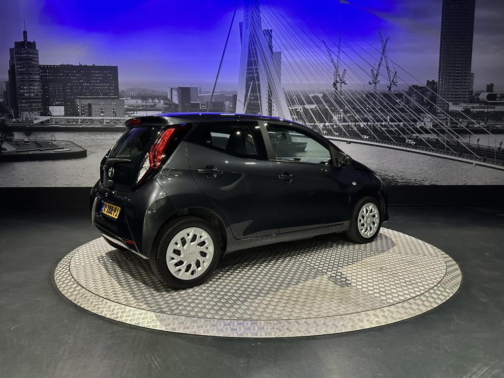 Toyota Aygo 1.0 vvt-i x-play *camera*carplay*