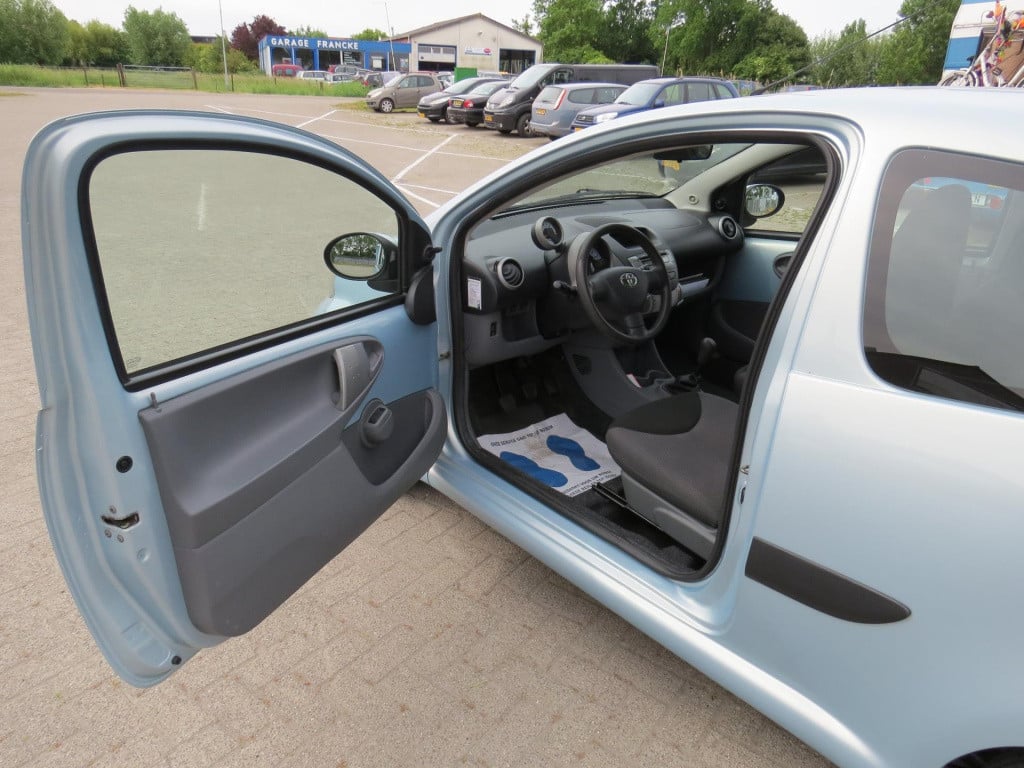 Toyota Aygo 1.0-12v sport