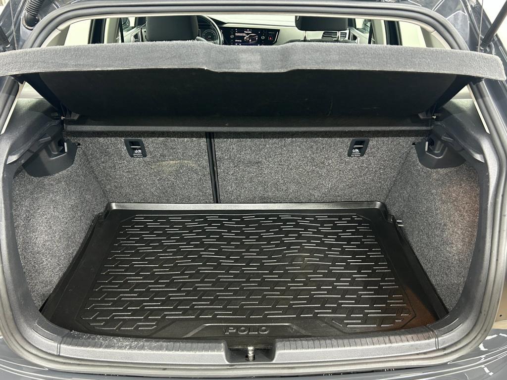 Volkswagen Polo occasion 1.0 mpi trendline | grijs | tweedehands volkswagen