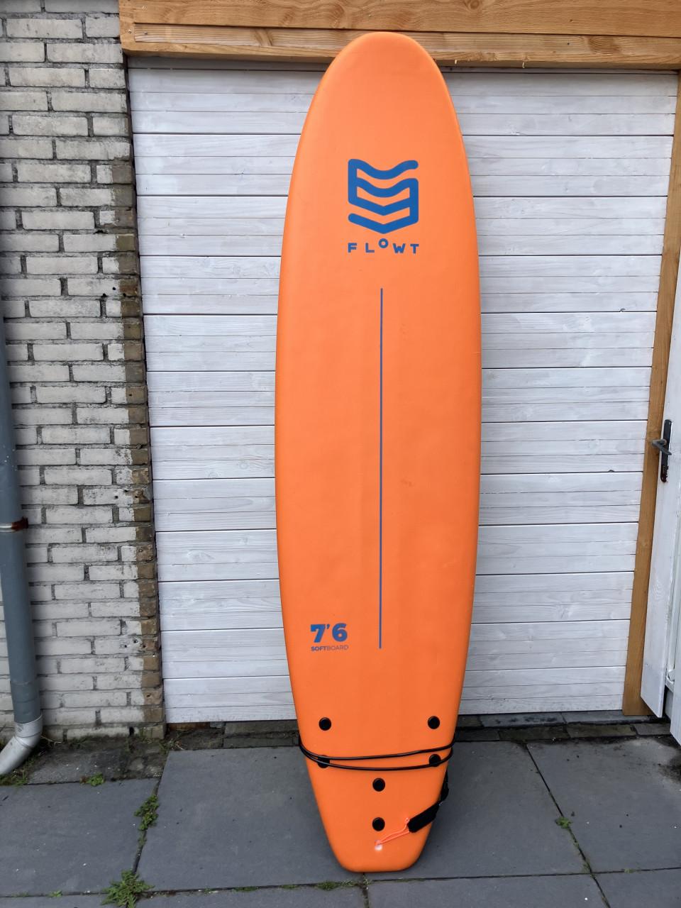 Surfboard Flowt 7’6 softboard 64 litrs