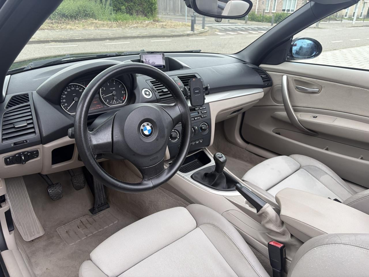 BMW 1-serie Cabrio 118i Airco PDC 2008 Boekjes