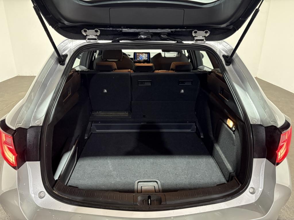 Toyota Corolla Touring Sports 2.0 hybrid first ed.