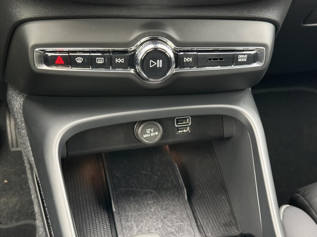 Volvo XC40 t5 262pk recharge ultimate dark| panodak| adap.cruise| camera| e