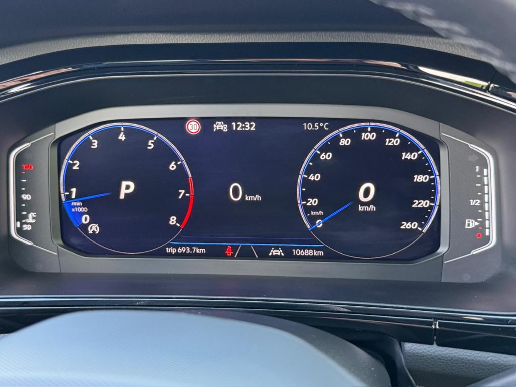 Volkswagen T-roc 1.5 tsi r-line | black style | panoramadak | 19 inch | cam