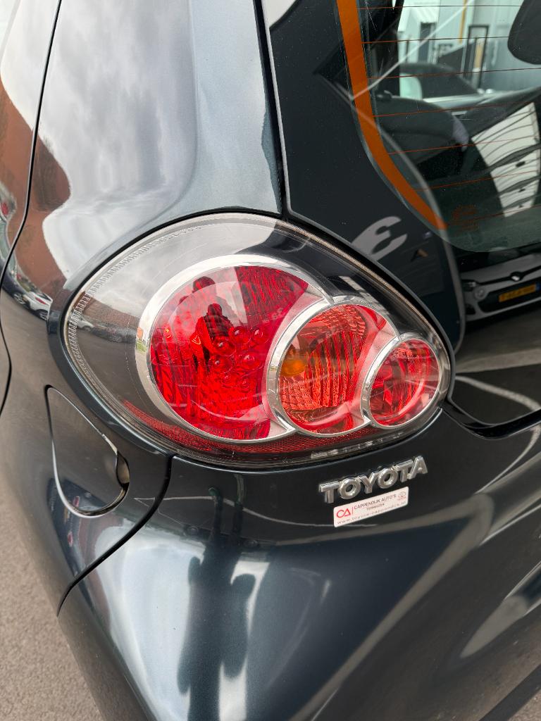 Toyota Aygo 1.0-12v aspiration green navigator