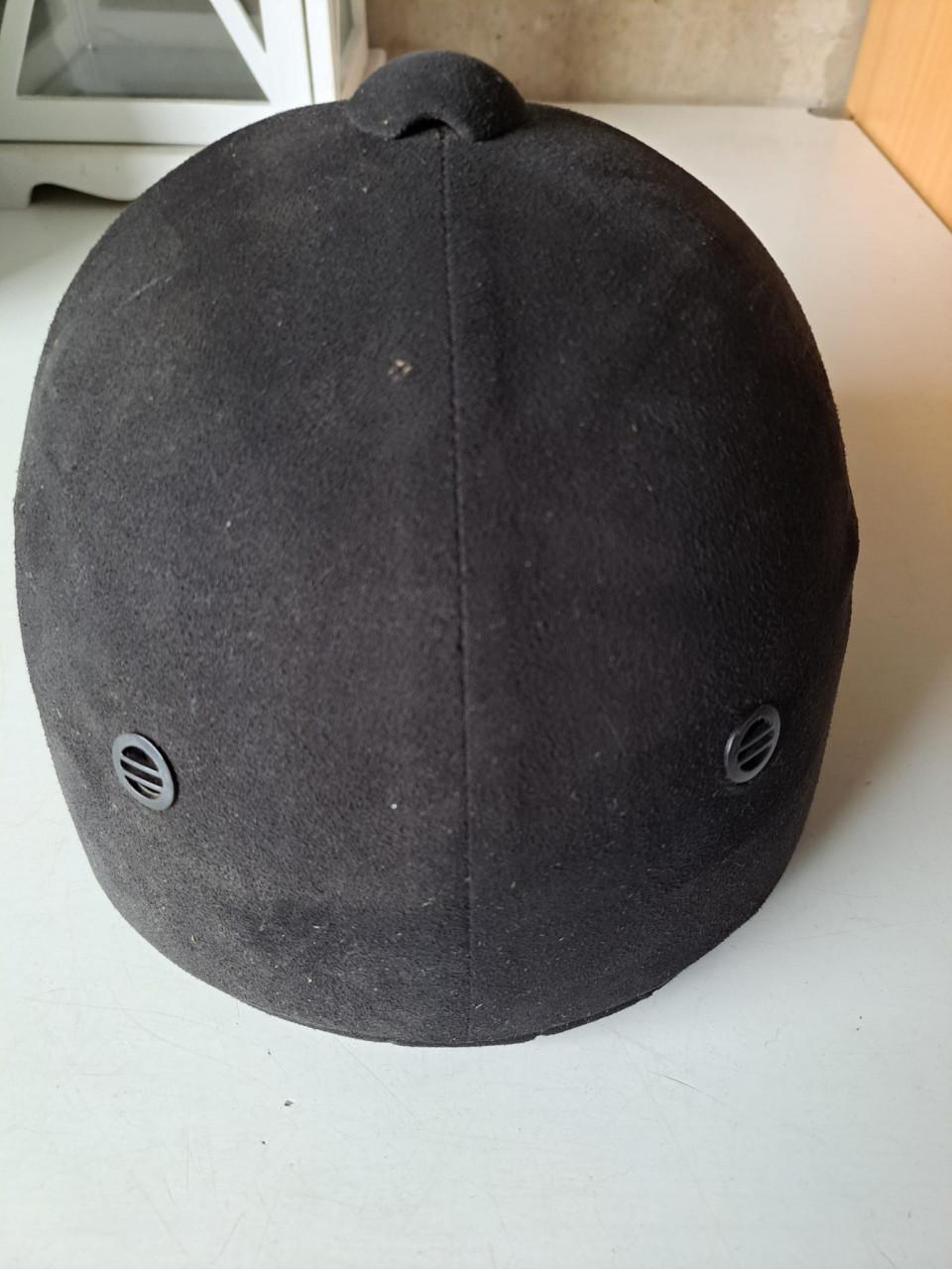 Te koop paardrijcap. Maat 54