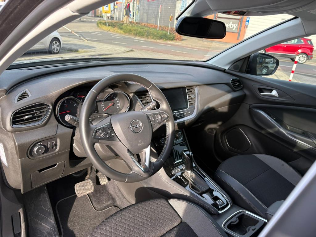 Opel Grandland X 1.2 turbo business executive