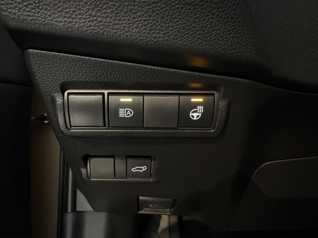 Toyota Corolla Cross hybrid 180 executive | demo | leder |