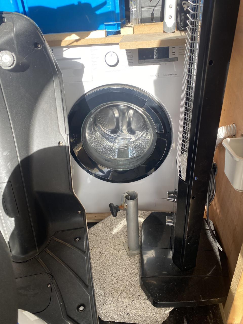 Iveco Camper Vrachtwagen 7,5 ton met 50CC scooter