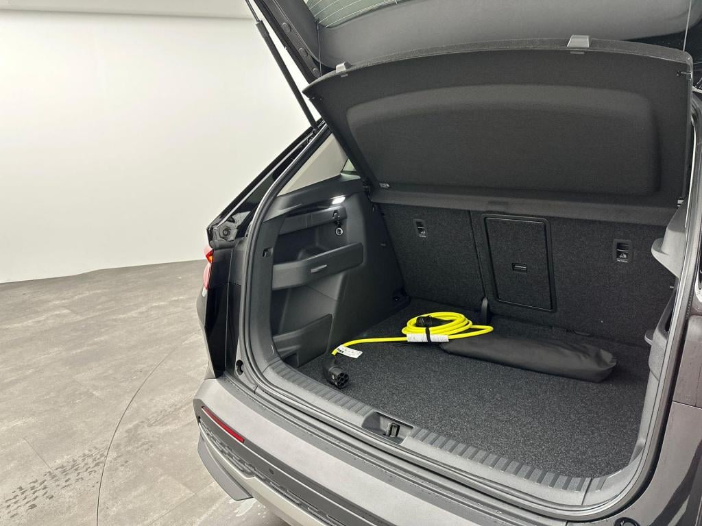 Skoda Elroq business edition tour elektromotor 150 kw / 204 pk