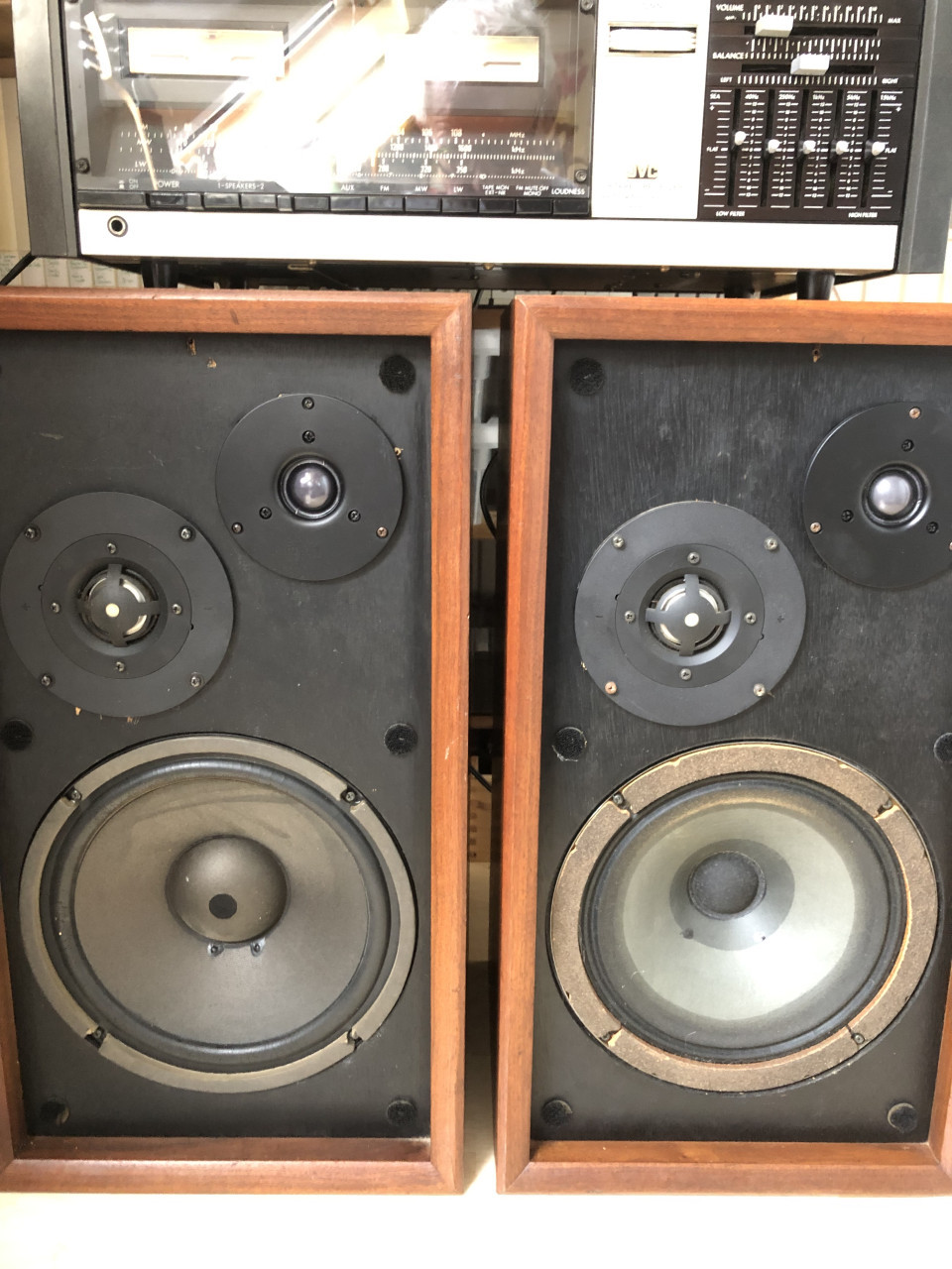 Werkelijk schitterende stereo set, dit is echte kwaliteit.