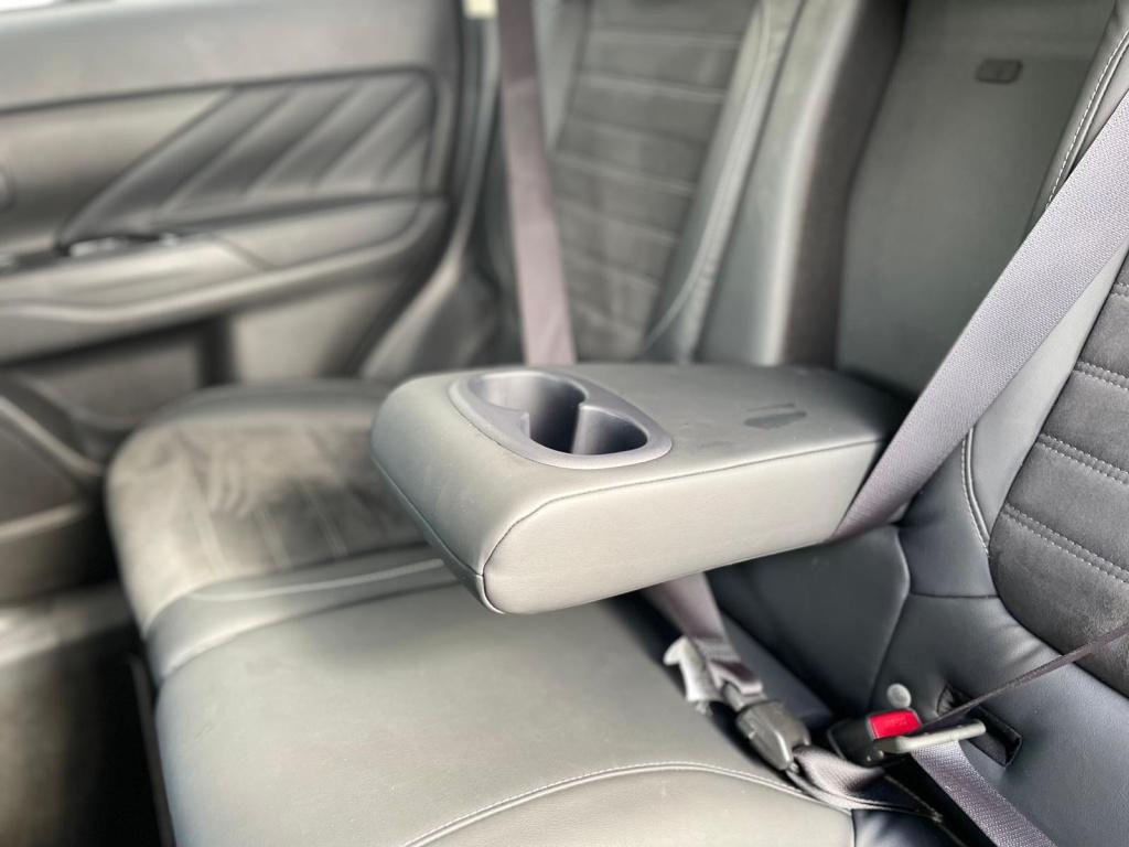 Mitsubishi Outlander 2.0 phev premium nieuwe accupakket met 30000km! soh 99
