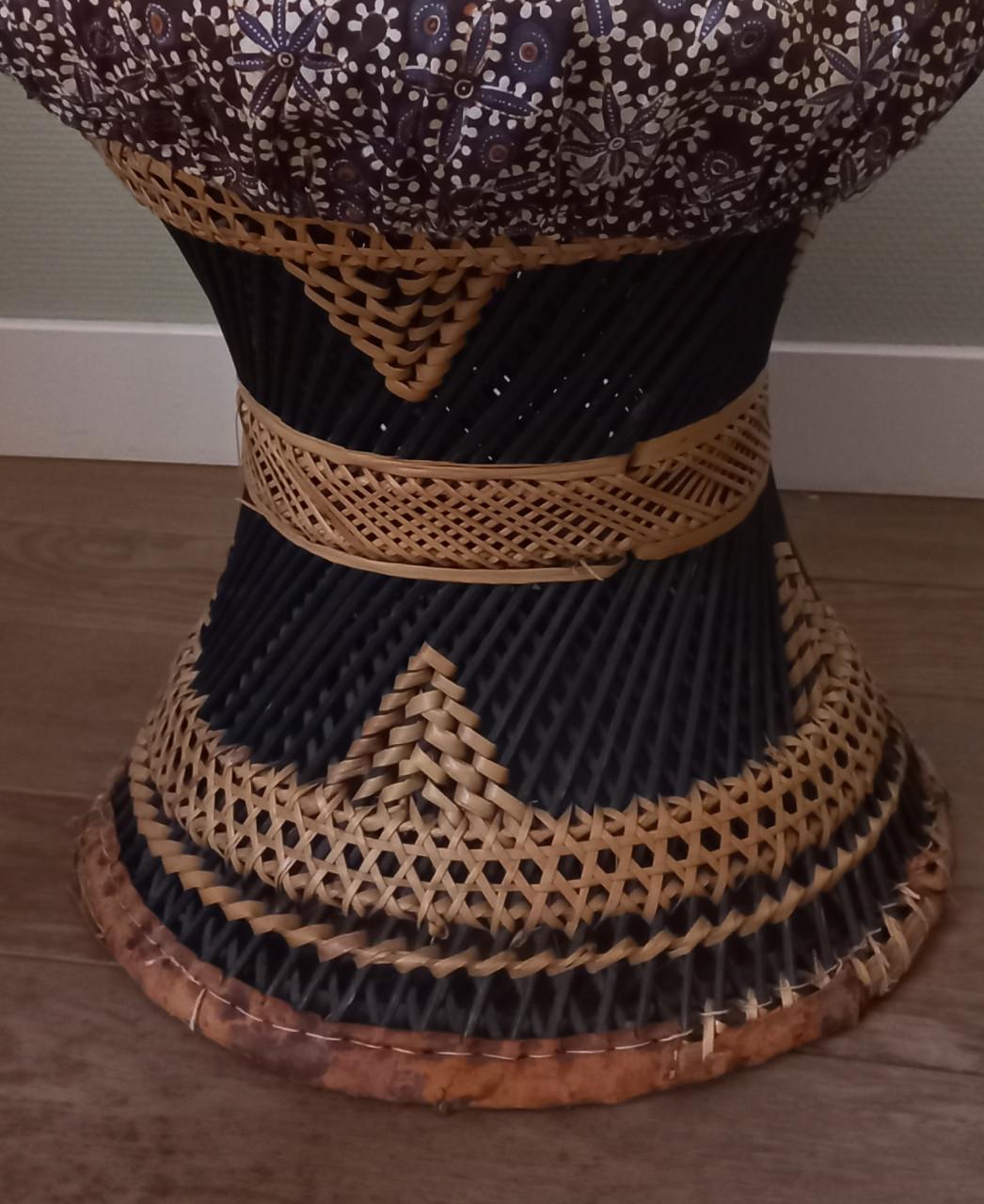 Vintage rieten krukje