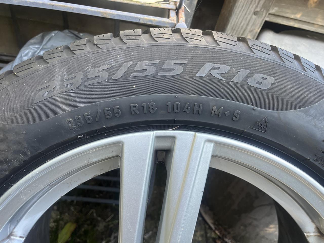 Winterbanden op velg 235/55 R18 Volvo XC40