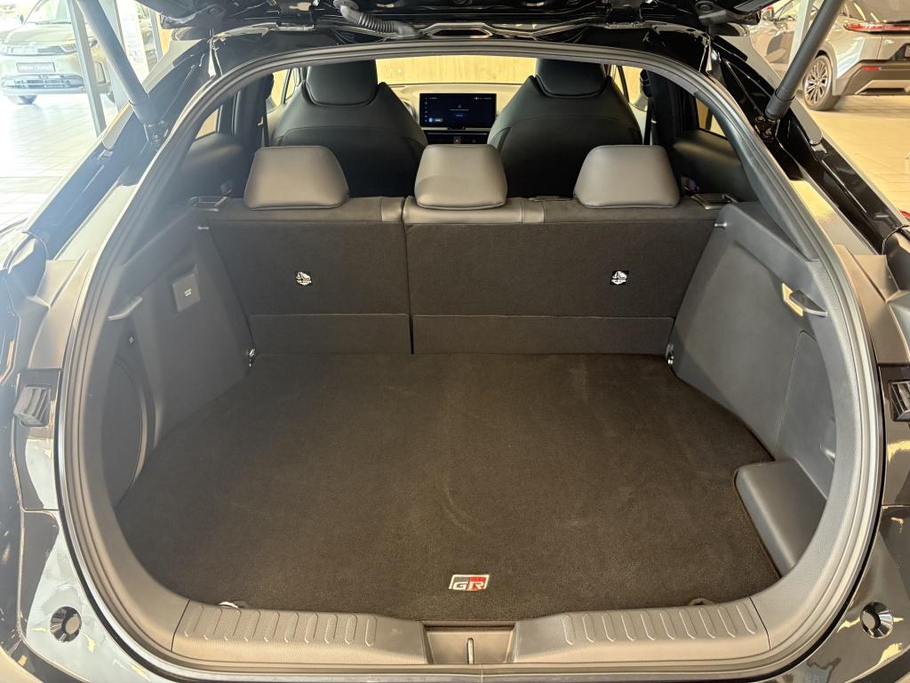 Toyota C-hr plug-in hybrid 220 black edition gr sport