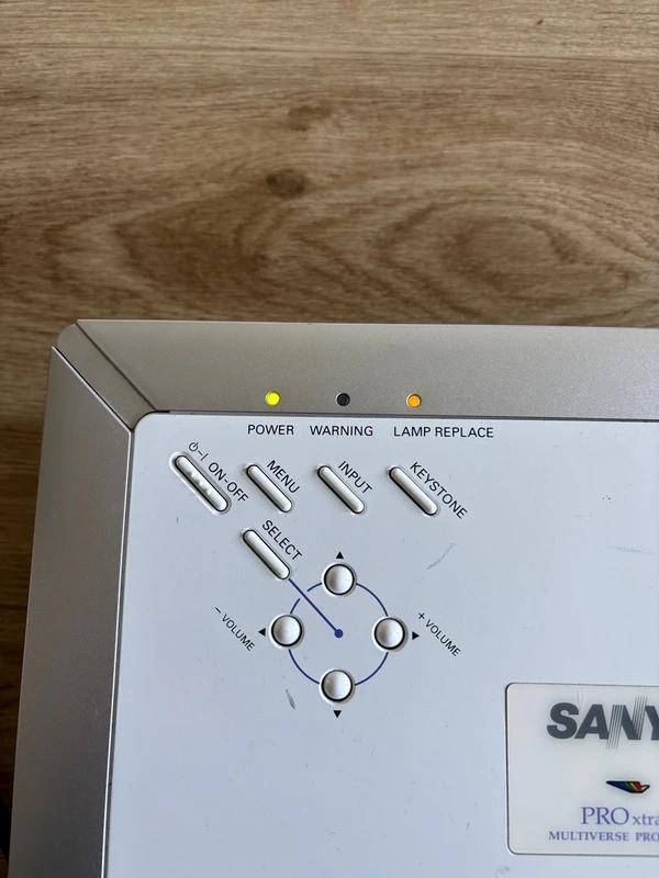 Sanyo ProXtraX Projector – PLC-XU7301 – Grijs 🎥