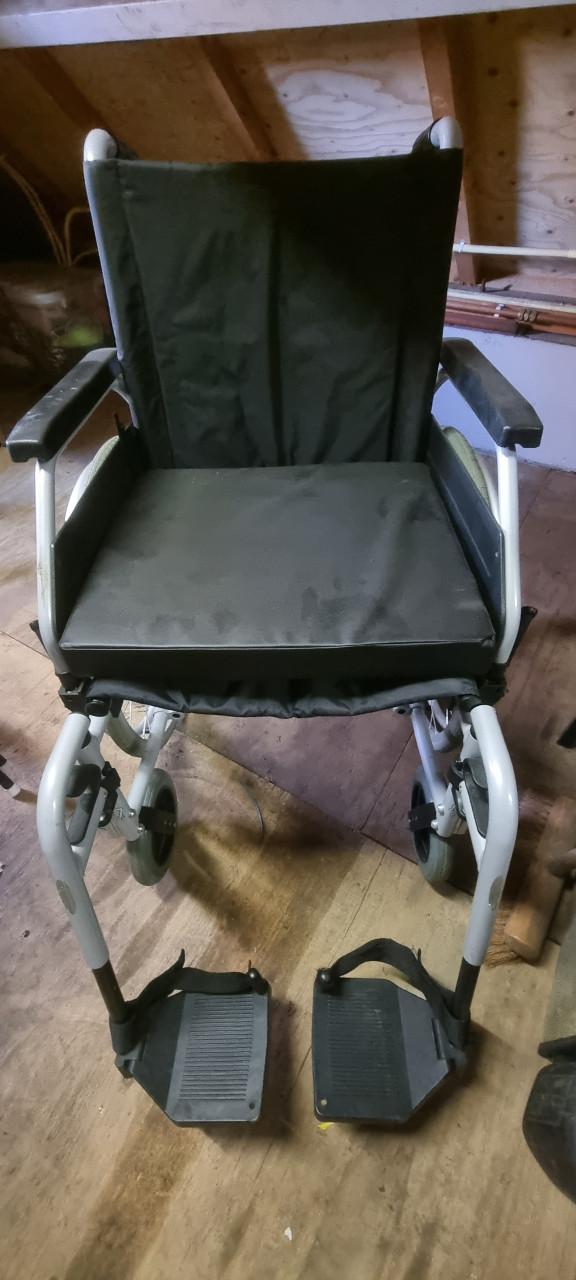 Inklapbare rolstoel