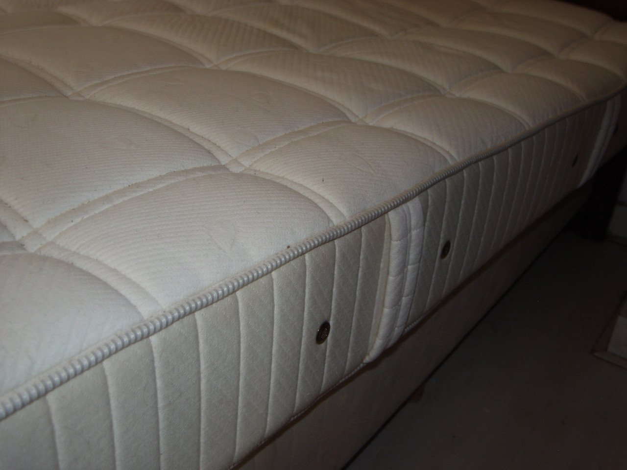 Twee kwaliteitsmatrassen 80x200x26