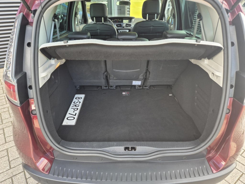 Renault Scenic tce 130 bose navigatie, trekhaak, climate control, cruise co