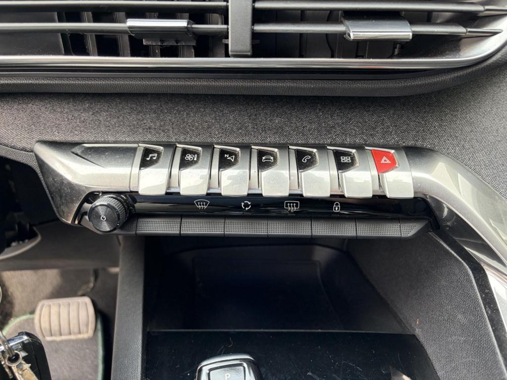 Peugeot 3008 1.2 puretech allure automaat| nieuwe motor!|24 maanden garanti
