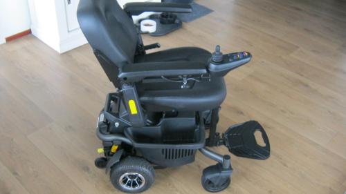 TE KOOP E-SMART COMPACTE ELEKTRICHE BINNEN ROLSTOEL MET JOYSTICK