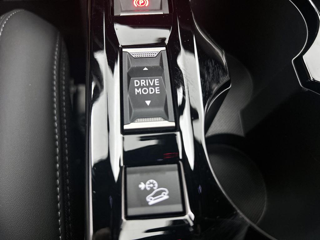 Peugeot E-2008 ev gt 50 kwh | rijklaar | panoramadak | stoelverwarming | ad
