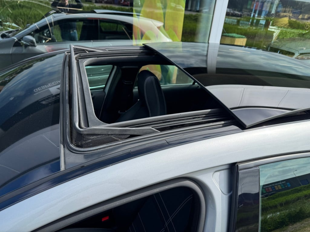 Mercedes-Benz A-Klasse 180 urban , apple-carplay / panorama dak