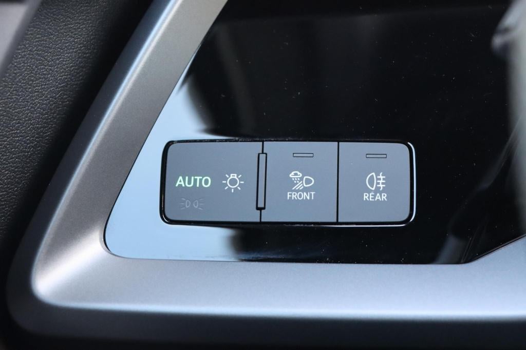 Audi A3 limousine 30 tfsi s edition 115pk s-tronic