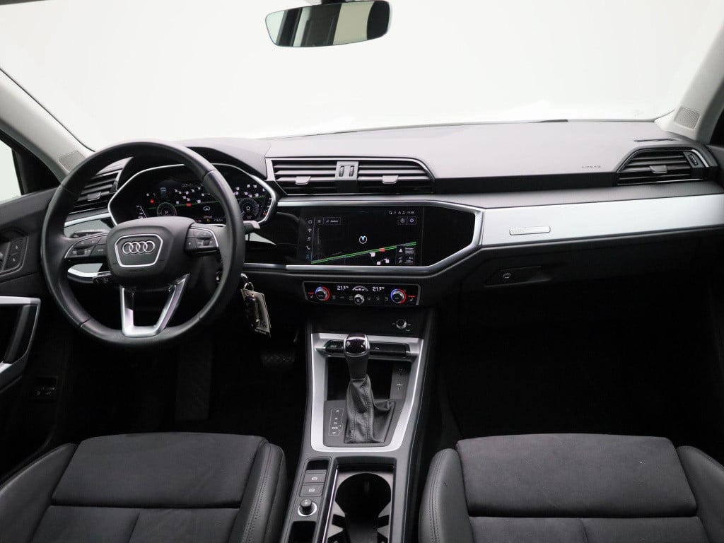 Audi Q3 45 tfsi e s tronic | automaat | lmv | parkeer sensoren | virtual co