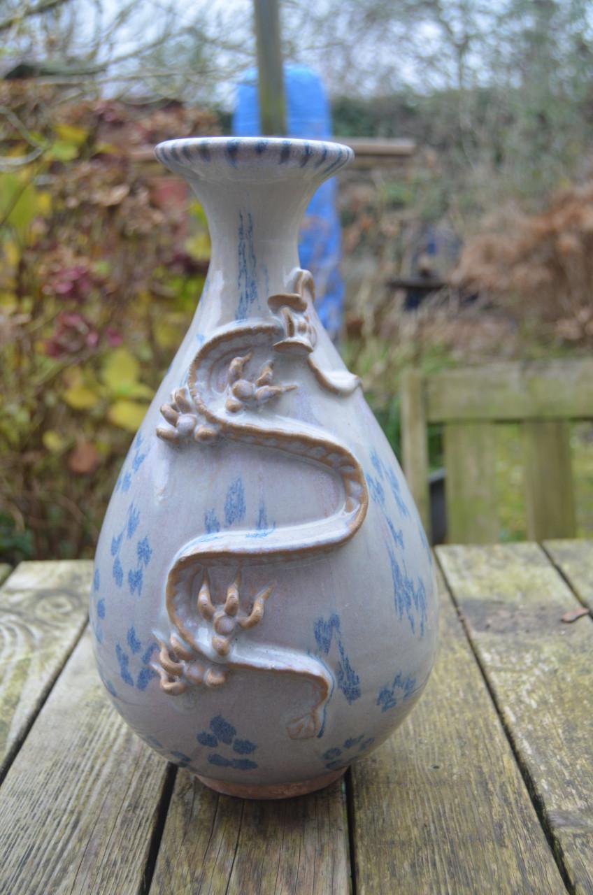 Mooie Chinese vaas met draak 20e eeuw.